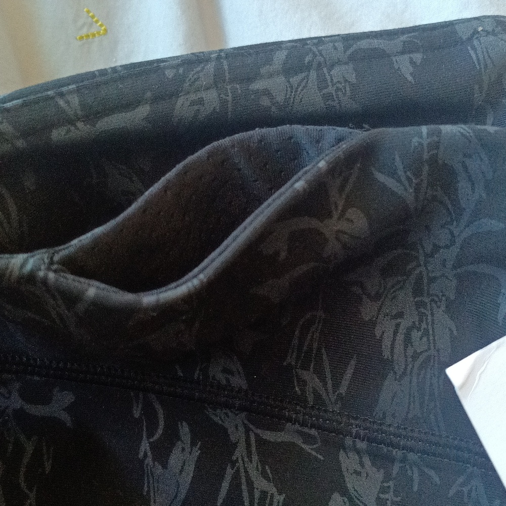New Fabletics Leggings - Picture 8 of 10